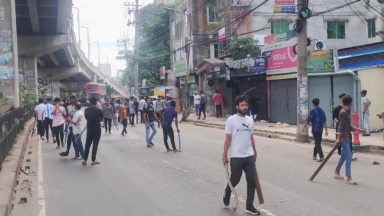 চট্টগ্রামে আন্দোলনকারীদের সঙ্গে ছাত্রলীগের সংঘর্ষে নিহত ২
