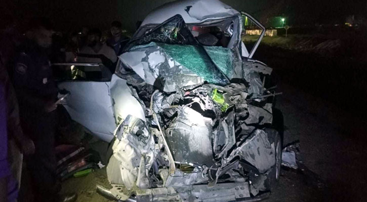 ট্রাক-প্রাইভেটকার সংঘর্ষে একই পরিবারের চারজনের মৃত্যু