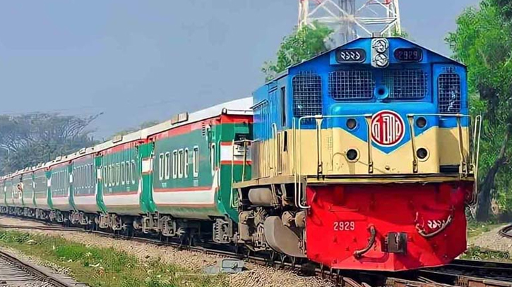 ২৪ দিন পর মেইল-কমিউটার ট্রেন চলাচল শুরু