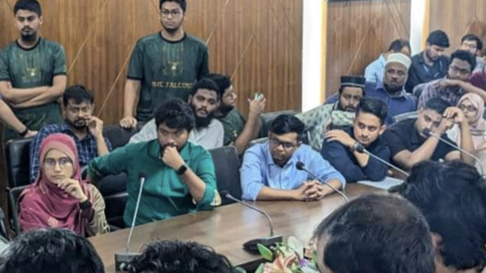 কর্মবিরতিতে থাকা চিকিৎসকদের সঙ্গে বৈঠকে সমন্বয়করা