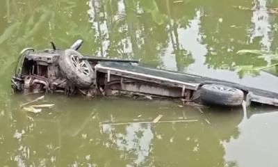 মাদ্রাসা থেকে ফিরতে গিয়ে মাইক্রোবাসের চাপায় ৪ শিশুর মৃত্যু