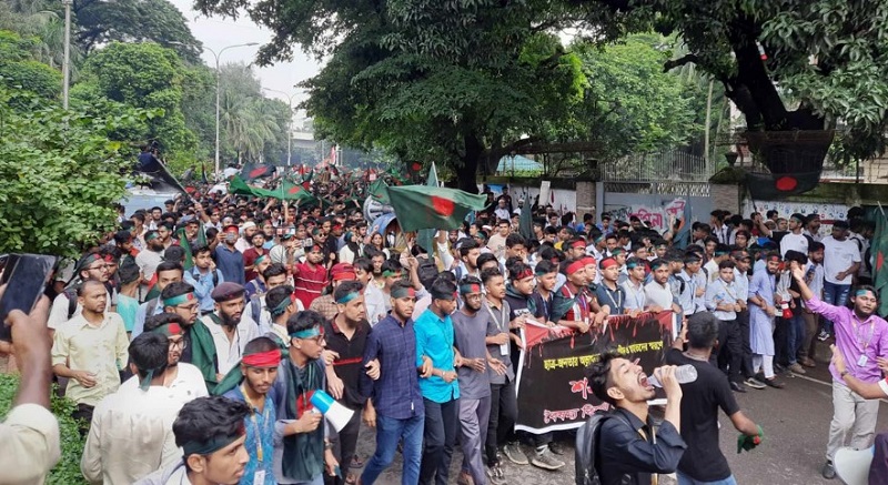স্বৈরাচার পতনের একমাস পূর্তিতে ছাত্র-জনতার ‘শহীদি মার্চ’ শুরু