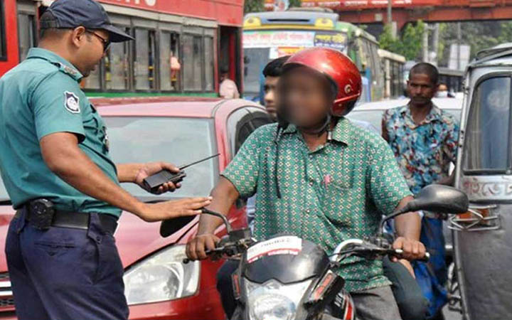 দুই দিনে ট্রাফিক আইনে ১৭৭৯ মামলা, জরিমানা ৭৩ লাখ টাকা