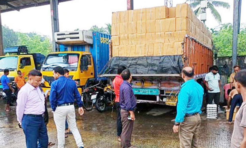 সাড়ে ৭ টাকা দরের আরও সোয়া দুই লাখ ডিম বেনাপোলে