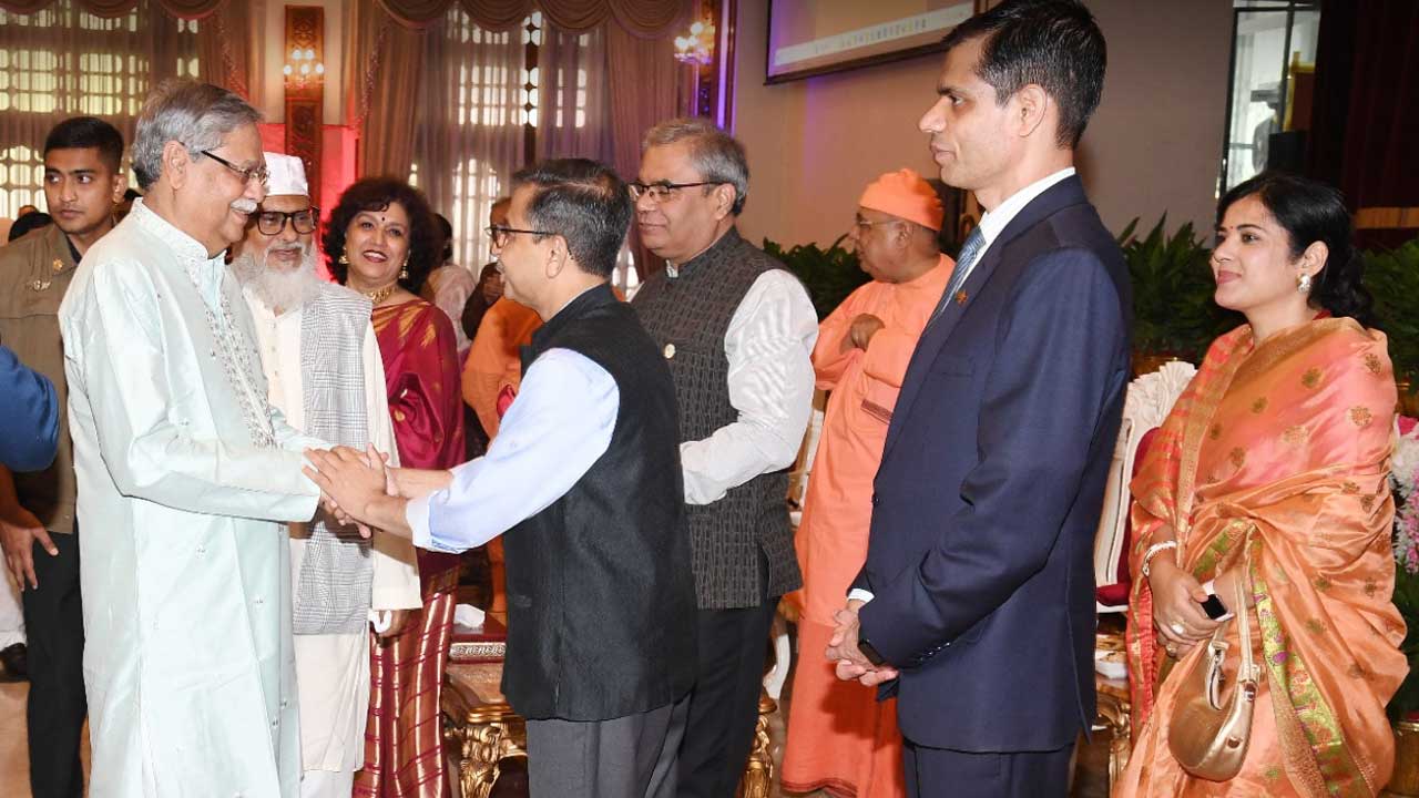 দেশকে এগিয়ে নিতে সবাইকে একসঙ্গে কাজ করার আহ্বান রাষ্ট্রপতির
