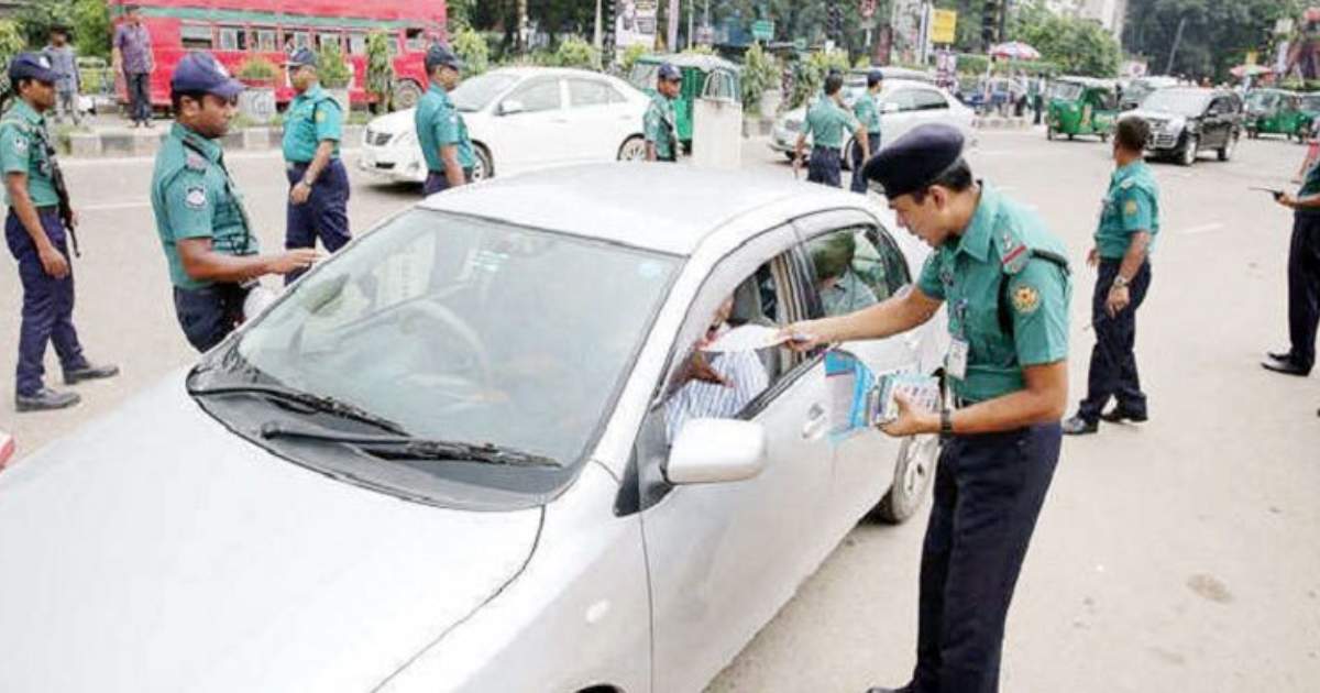 ট্রাফিক আইন লঙ্ঘনে দুদিনে ডিএমপির ২৬৭৮ মামলা