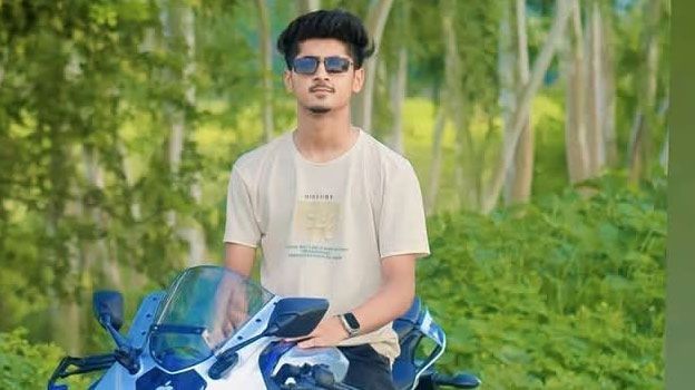‘বাইকে আসক্তি’ পোস্ট দেওয়া তরুণের মৃত্যু হলো বাইকেই