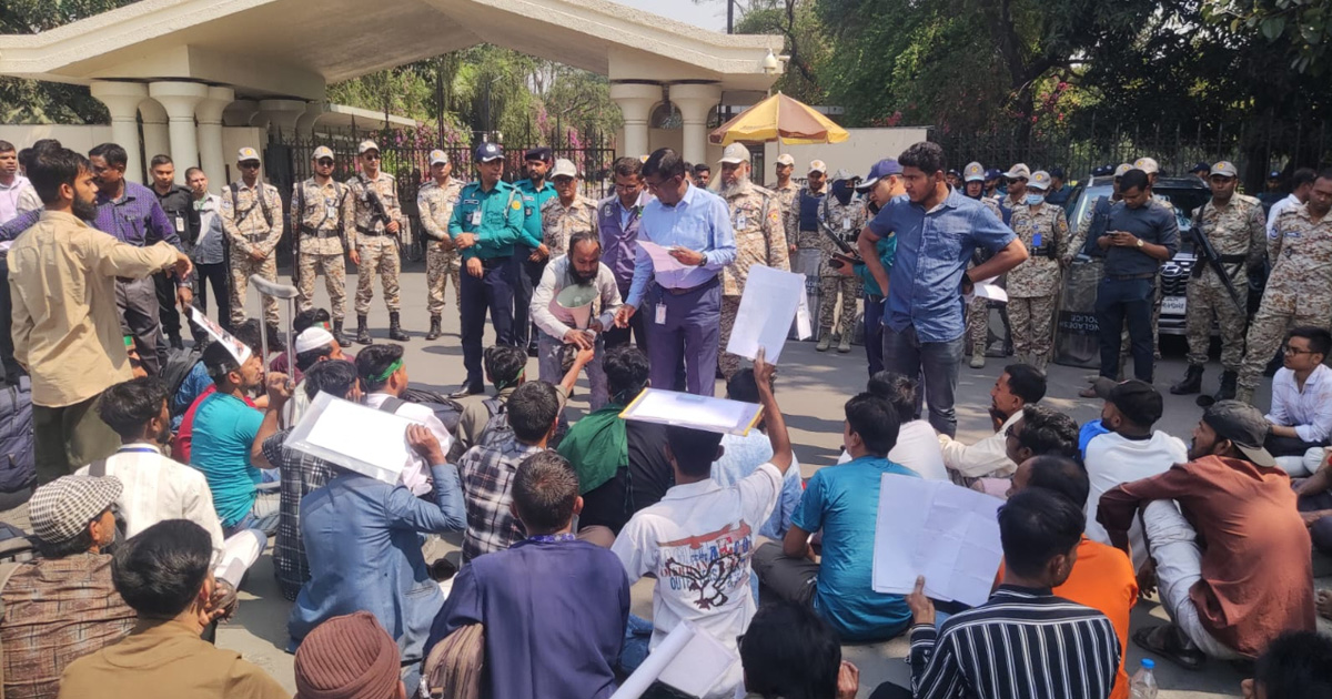 আহতদের যে বার্তা দিলেন প্রধান উপদেষ্টার বিশেষ সহকারী