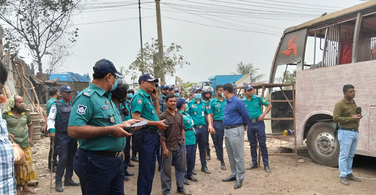 ঈদযাত্রায় ফিটনেসবিহীন গাড়ি চলাচল রোধে যৌথ অভিযান শুরু