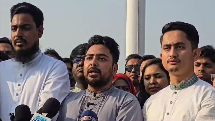 পুরোনো সংবিধান ও শাসন কাঠামো রেখে নতুন বাংলাদেশ গঠন সম্ভব নয়: নাহিদ
