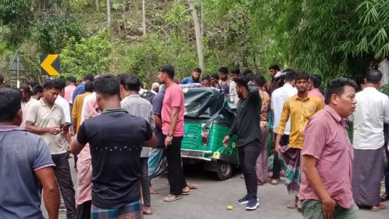 রাঙামাটিতে পিকআপচাপায় নিহত ৫