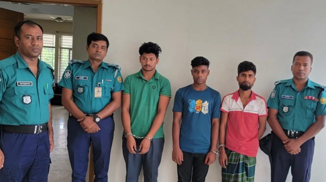 বাস মালিককে হত্যা করে লাশ পুঁতে রাখে চালক-সহযোগীরা, গ্রেফতার ৩