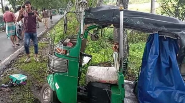 চট্টগ্রামে মাইক্রোবাসের চাপায় সিএনজি অটোরিকশার দুই যাত্রী নিহত