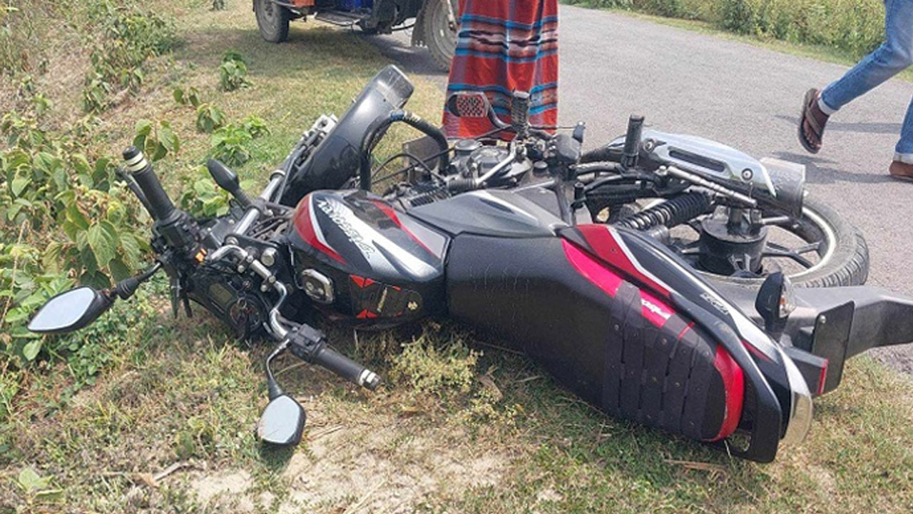 বরিশালে বাসচাপায় ২ মোটরসাইকেল আরোহী নিহত