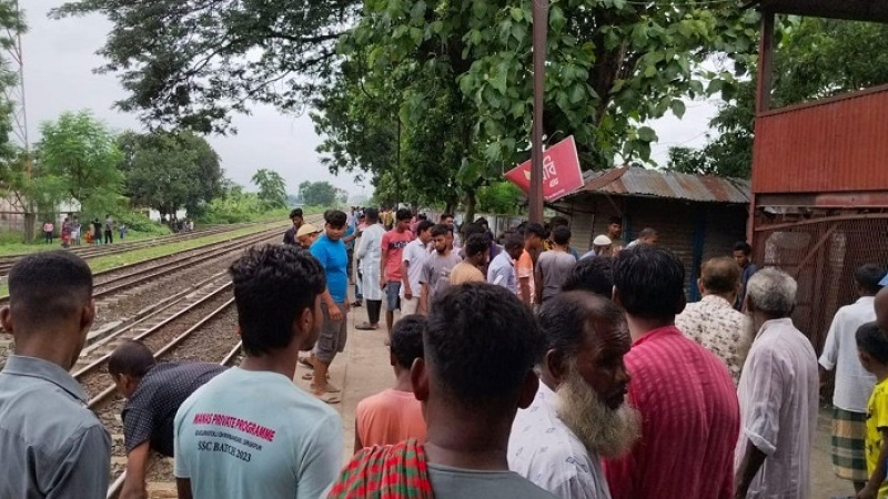 দিনাজপুরে ট্রেনে কাটা পড়ে নারীসহ ২ জনের মৃত্যু