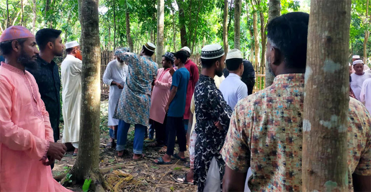 শিয়ালের সঙ্গে ধাক্কায় উল্টে গেলো সিএনজি, গৃহবধূ নিহত