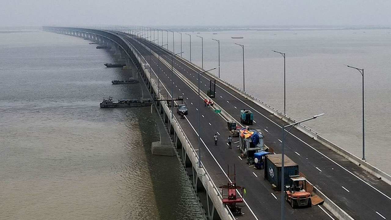 পদ্মা সেতুতে যান চলাচলের ৩ বছর পূর্তি, টোল আদায় ছাড়িয়েছে আড়াই হাজার কোটি