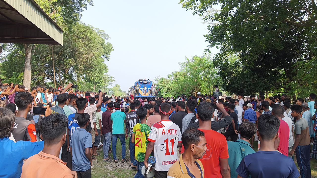 নন্দনগাছী স্টেশনে থামবে ঈশ্বরদী কমিউটার