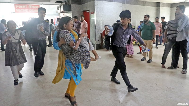 ‘বাচ্চাটার নাম জানি না, আমার হাতে তার পোড়া চামড়া লেগে আছে’