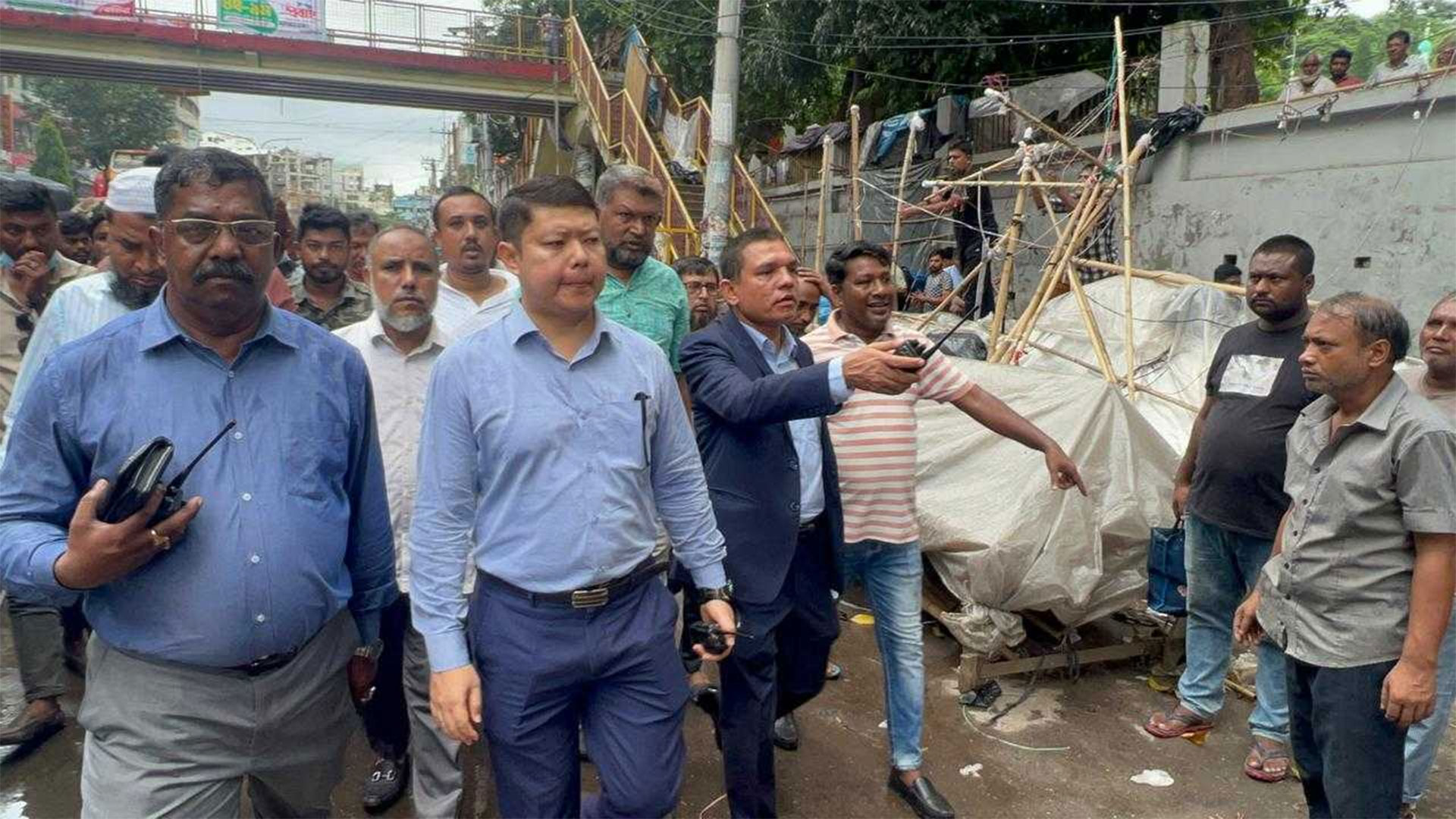 ফুটপাত দখলমুক্ত করতে চসিকের অভিযান