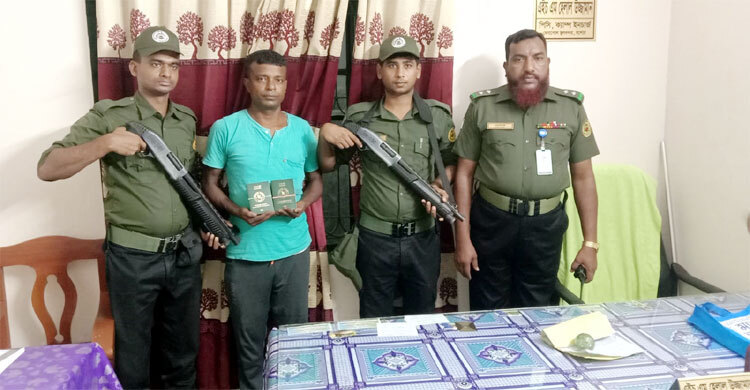 বেনাপোলে ২০টি বাংলাদেশি পাসপোর্টসহ ভারতীয় ট্রাকচালক আটক