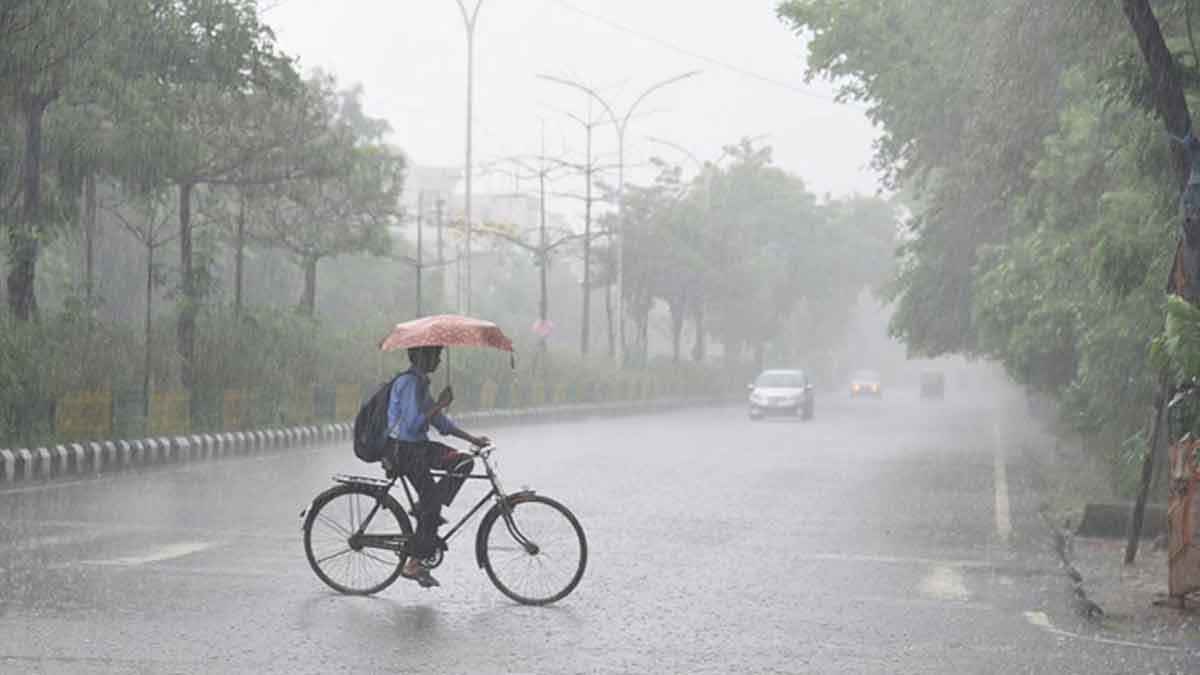 ঢাকায় হালকা বৃষ্টির আভাস, তাপমাত্রা থাকবে অপরিবর্তিত