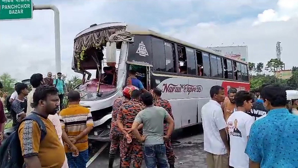 ঢাকা-ভাঙ্গা এক্সপ্রেসওয়েতে ৪ বাসের সংঘর্ষ
