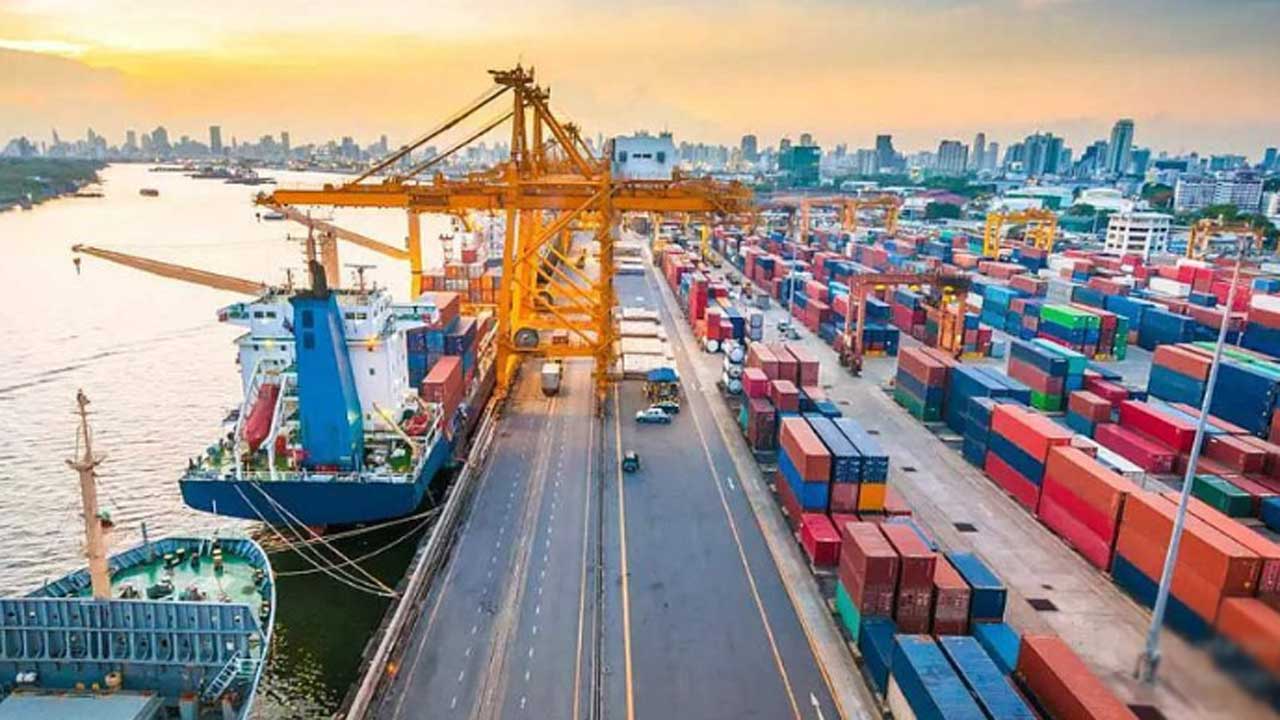 ৫৪৮২ টিইইউস ধারণক্ষমতা বেড়েছে চট্টগ্রাম বন্দরে