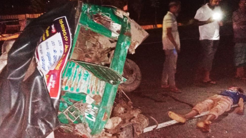 বগুড়ায় বাসের ধাক্কায় প্রাণ গেল দুই ভাইয়ের