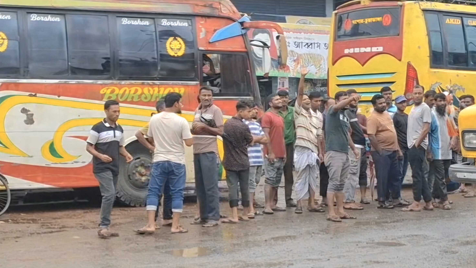 পিরোজপুরে পিকআপের ‎ধাক্কায় বেকুটিয়া সেতুর রেলিং বিধ্বস্ত