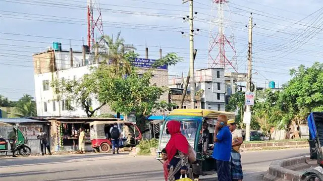 বাগেরহাটে হরতাল চলছে, নির্বাচন অফিসে তালা