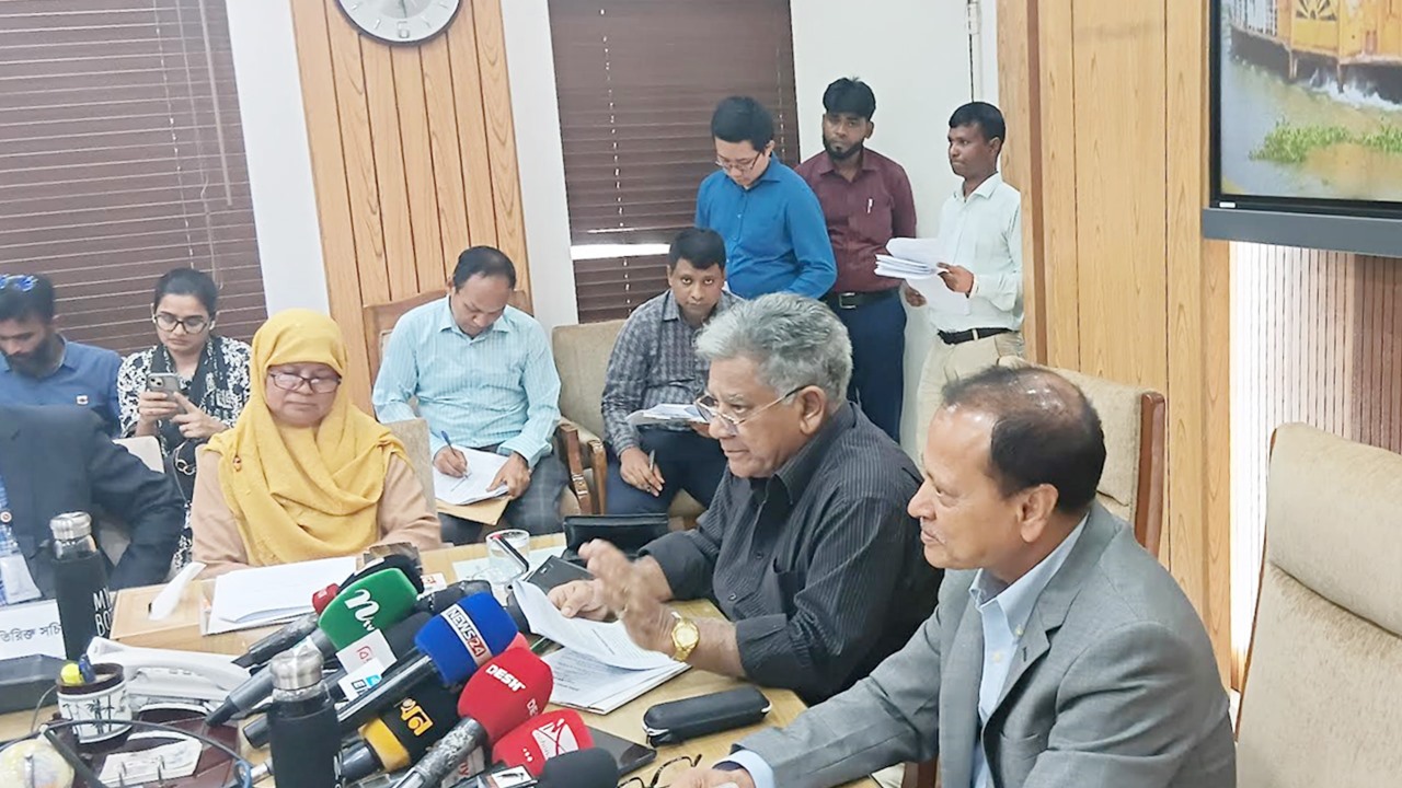 মিঠামইন প্রকল্পসহ বেশকিছু ইউজলেস প্রকল্প নেওয়া হয়েছিল: নৌপরিবহন উপদেষ্টা