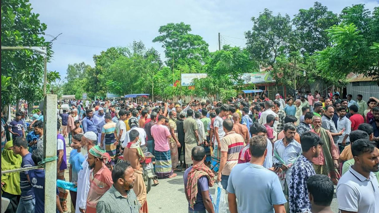সিরাজগঞ্জে অটোরিকশার ধাক্কায় পথচারীর মৃত্যু, সড়ক অবরোধ
