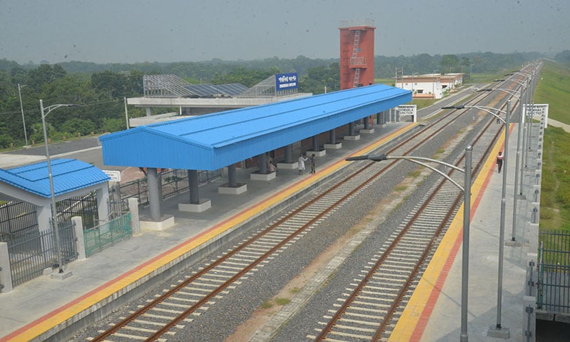 পদ্মা সেতু রেলসংযোগ: ট্রেন আসে, ট্রেন যায়, স্টেশন তাকিয়ে রয়