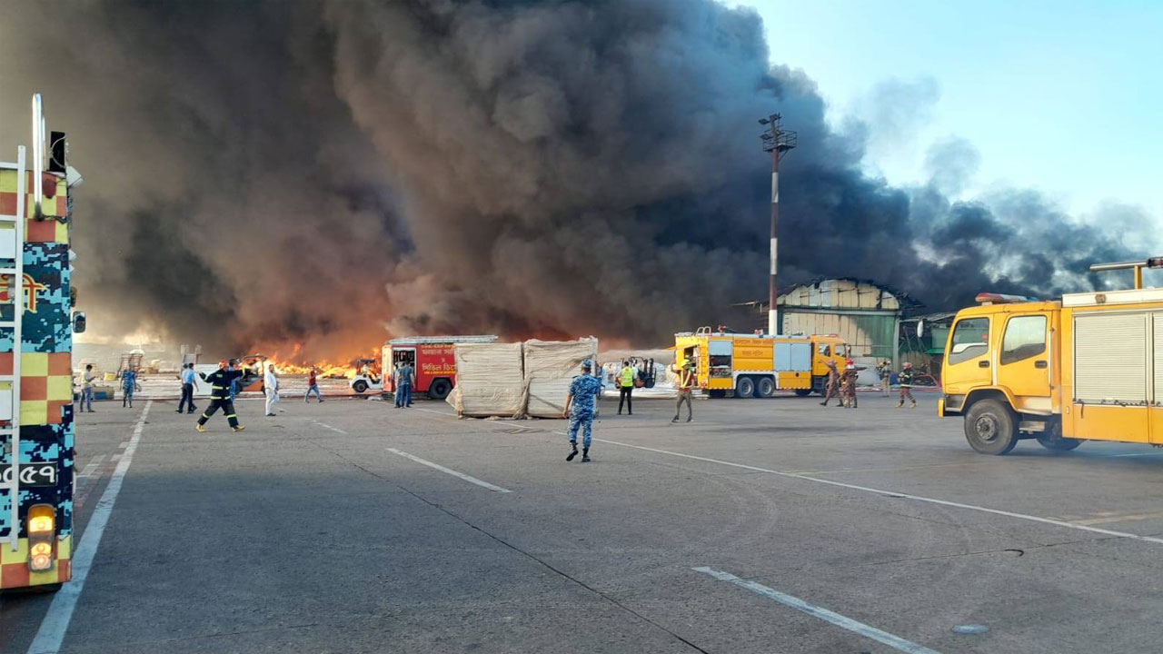 এক প্রতিষ্ঠানেরই ১৩ হাজার ডলারের পণ্য পুড়ে ছাই, নিরাপত্তা প্রশ্নবিদ্ধ