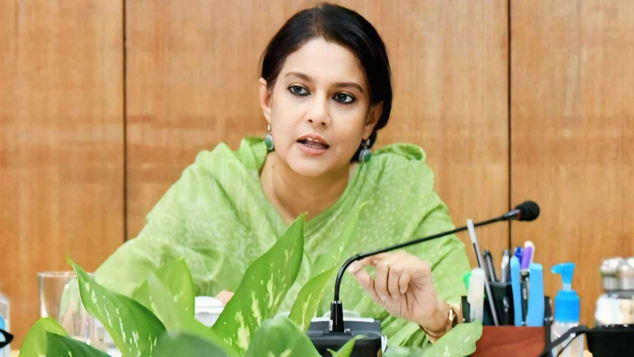 ১ নভেম্বর থেকে সেন্টমার্টিন যেতে পারবেন পর্যটকরা : পরিবেশ উপদেষ্টা