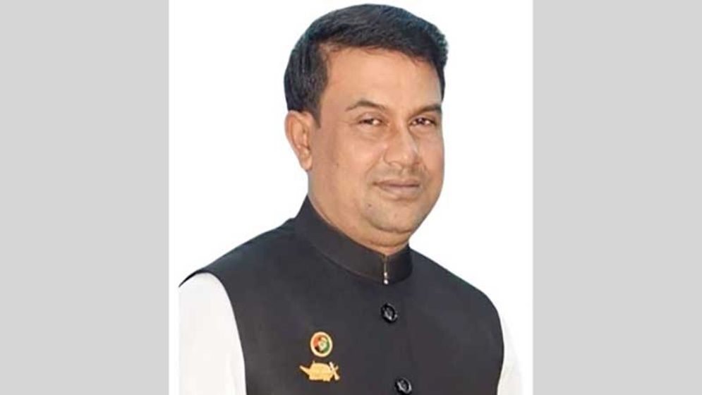 সেতুর কাজ শেষ না হতেই ভেঙে পড়ে অর্ধেক অংশ; লাপাত্তা আওয়ামী লীগ নেতা