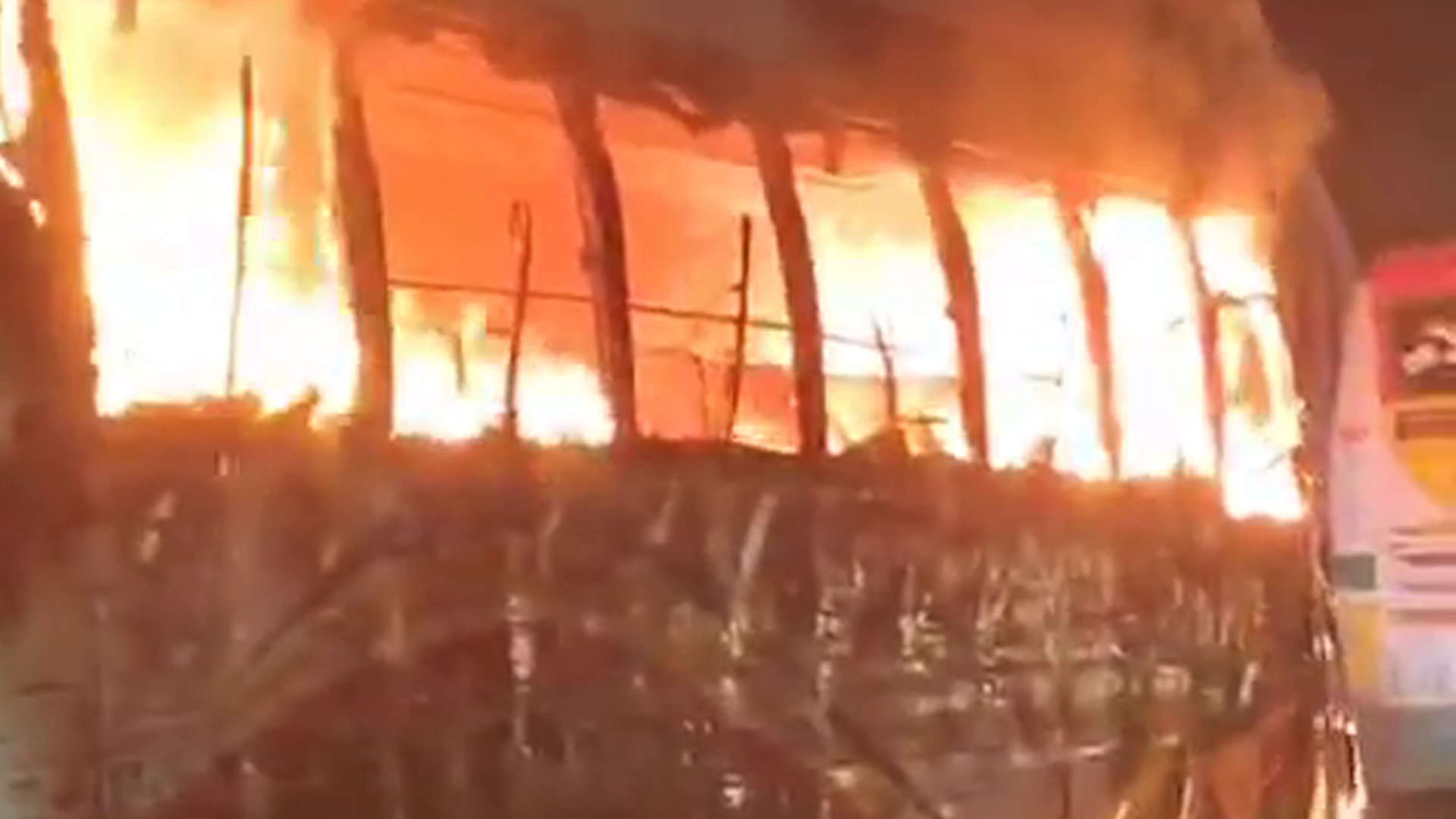 আলম এশিয়া পরিবহনে আগুন, দগ্ধ হওয়া চালক নিহত 