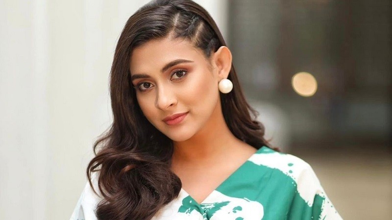 গ্রেফতারি পরোয়ানা নিয়ে মুখ খুললেন মেহজাবীন