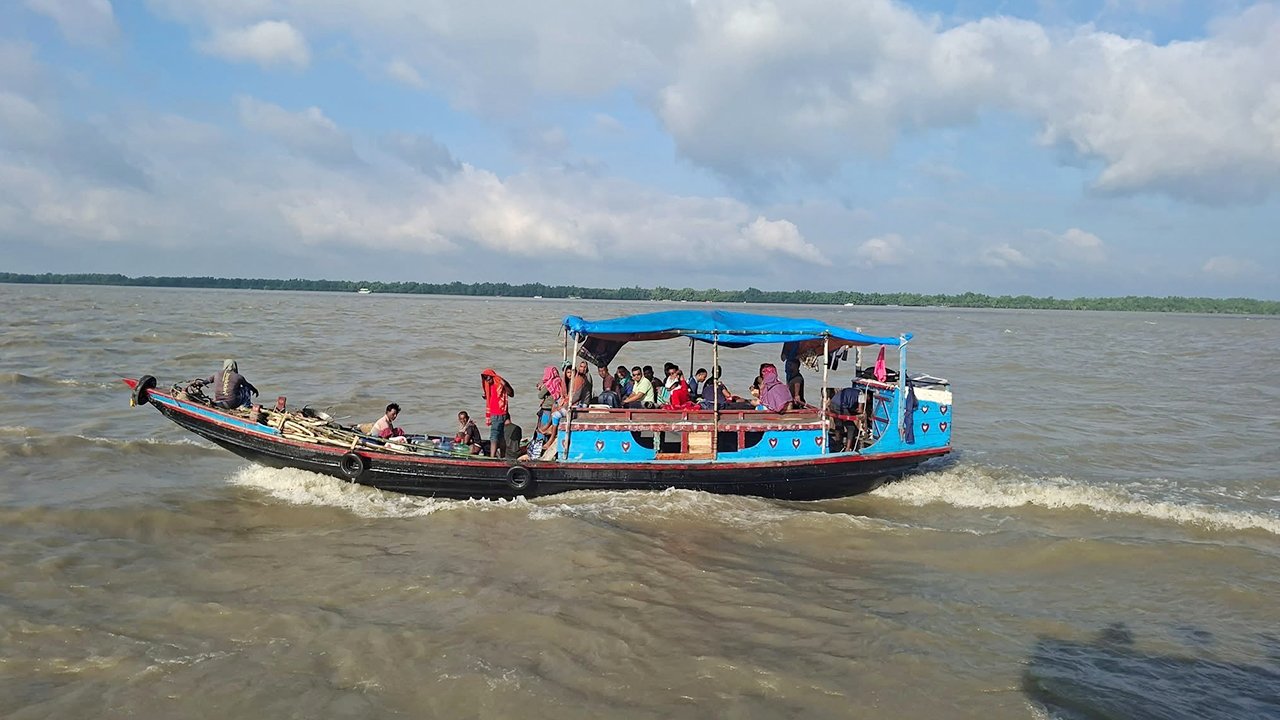 সুন্দরবনের দুবলারচরে শুরু হলো পুণ্যার্থীদের যাত্রা
