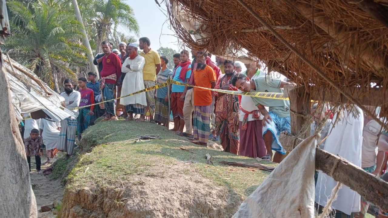 নদীর পাড়ে ঝুপড়ি ঘরে স্বামী-স্ত্রীর রহস্যজনক মৃত্যু