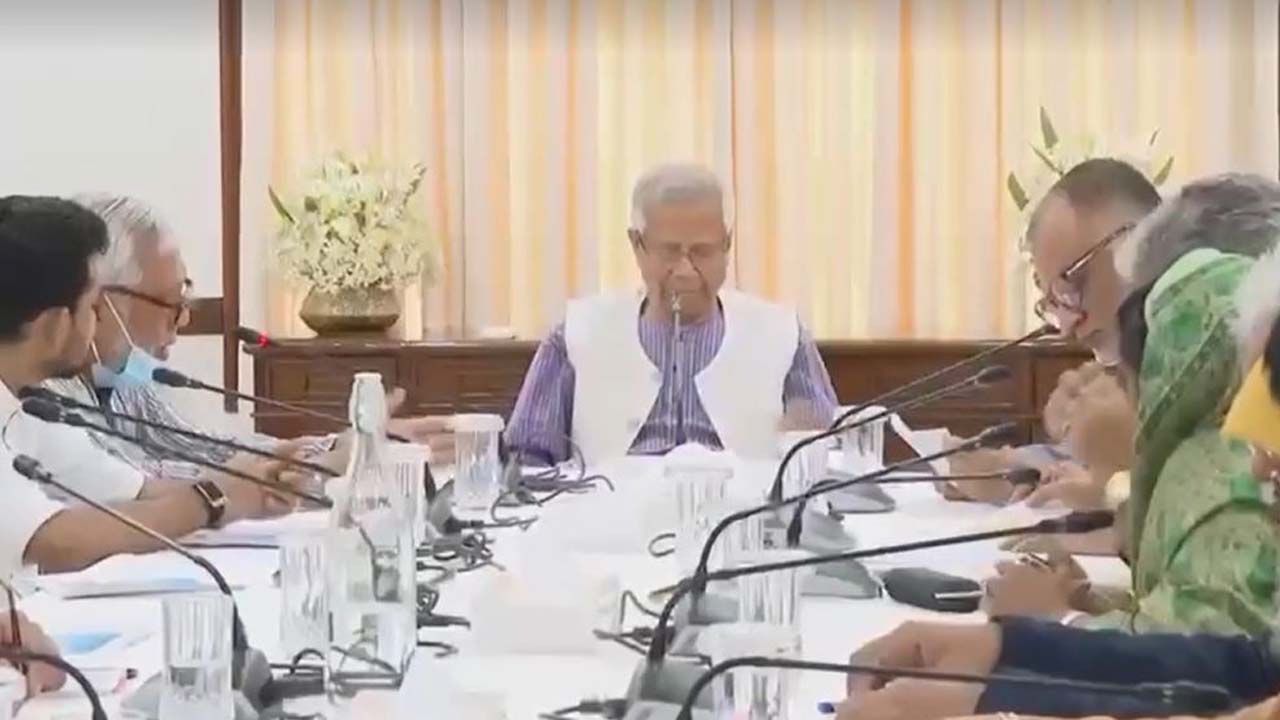 নেতিবাচক প্রভাব মুক্ত রেখে যোগাযোগ ব্যবস্থা ত্বরান্বিত করার আহ্বান প্রধান উপদেষ্টার