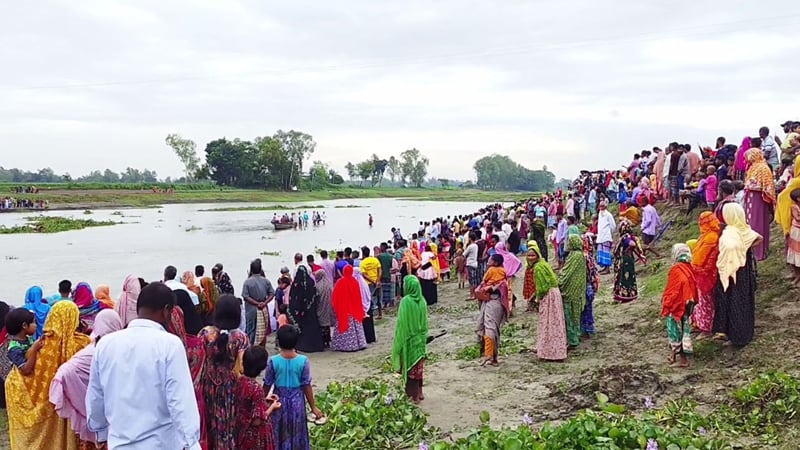 পানিতে ডুবে মৃত্যুর মিছিল