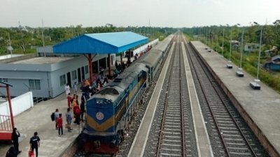 খুলনা-মোংলা রেলপথ: থেমে আছে অর্থনৈতিক অগ্রগতি