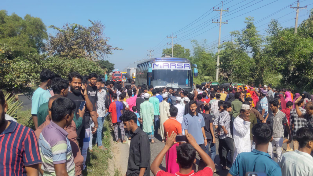 যুবকের মরদেহ নিয়ে ঢাকা-চট্টগ্রাম মহাসড়ক অবরোধ