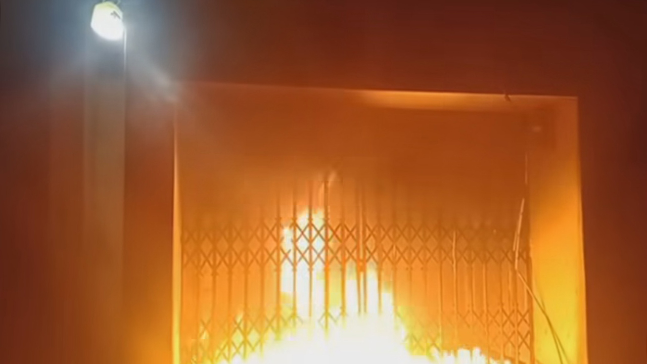 পটুয়াখালীতে গ্রামীণ ব্যাংকে অগ্নিসংযোগের চেষ্টা