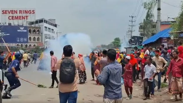 গাজীপুর-৬ আসনের বহালের দাবিতে ঢাকা-মরমনসিংহ মহাসড়ক অবরোধ