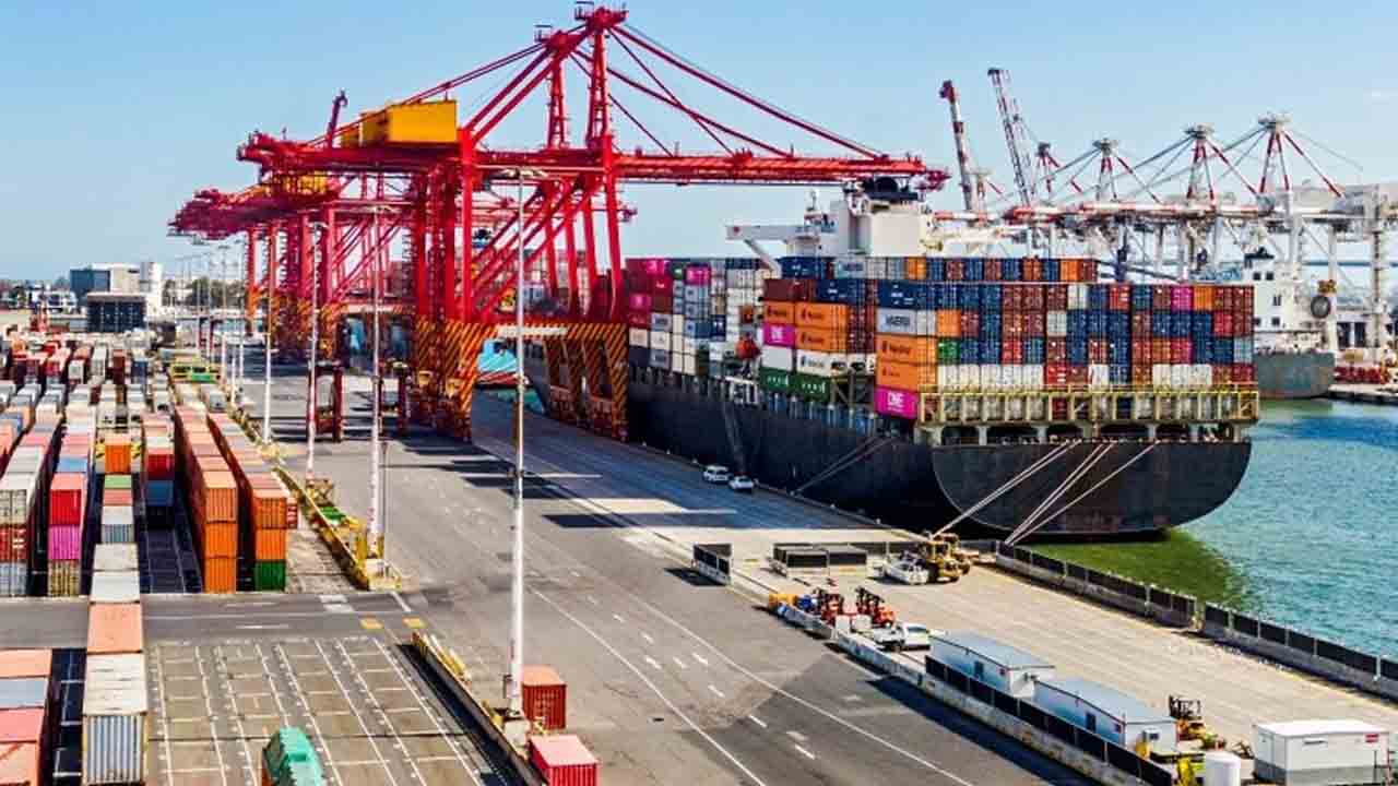 নভেম্বরে রপ্তানি কমেছে ৫.৫৪%