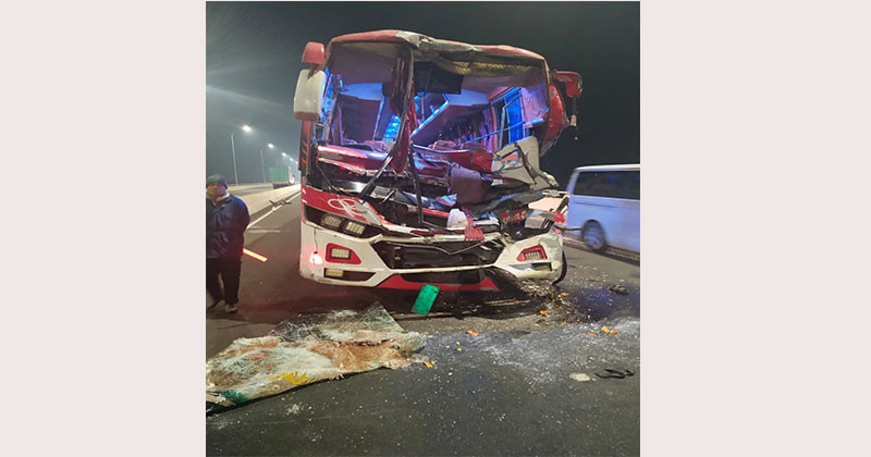 পদ্মা সেতুতে বাস দুর্ঘনা, নিহত ১