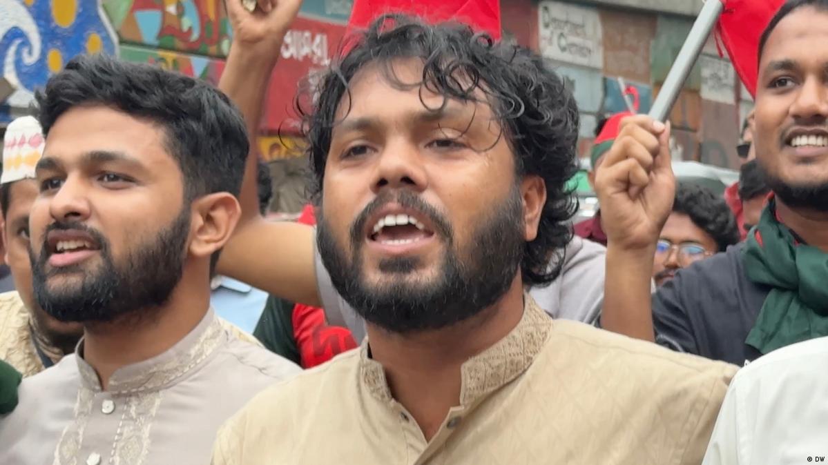 হাদি ছিলেন রিকশায়,মোটরসাইকেলে এসে গুলি করে দুর্বৃত্তরা